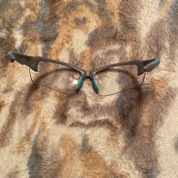 GWG Safety Glasses - Picture 3 of 4